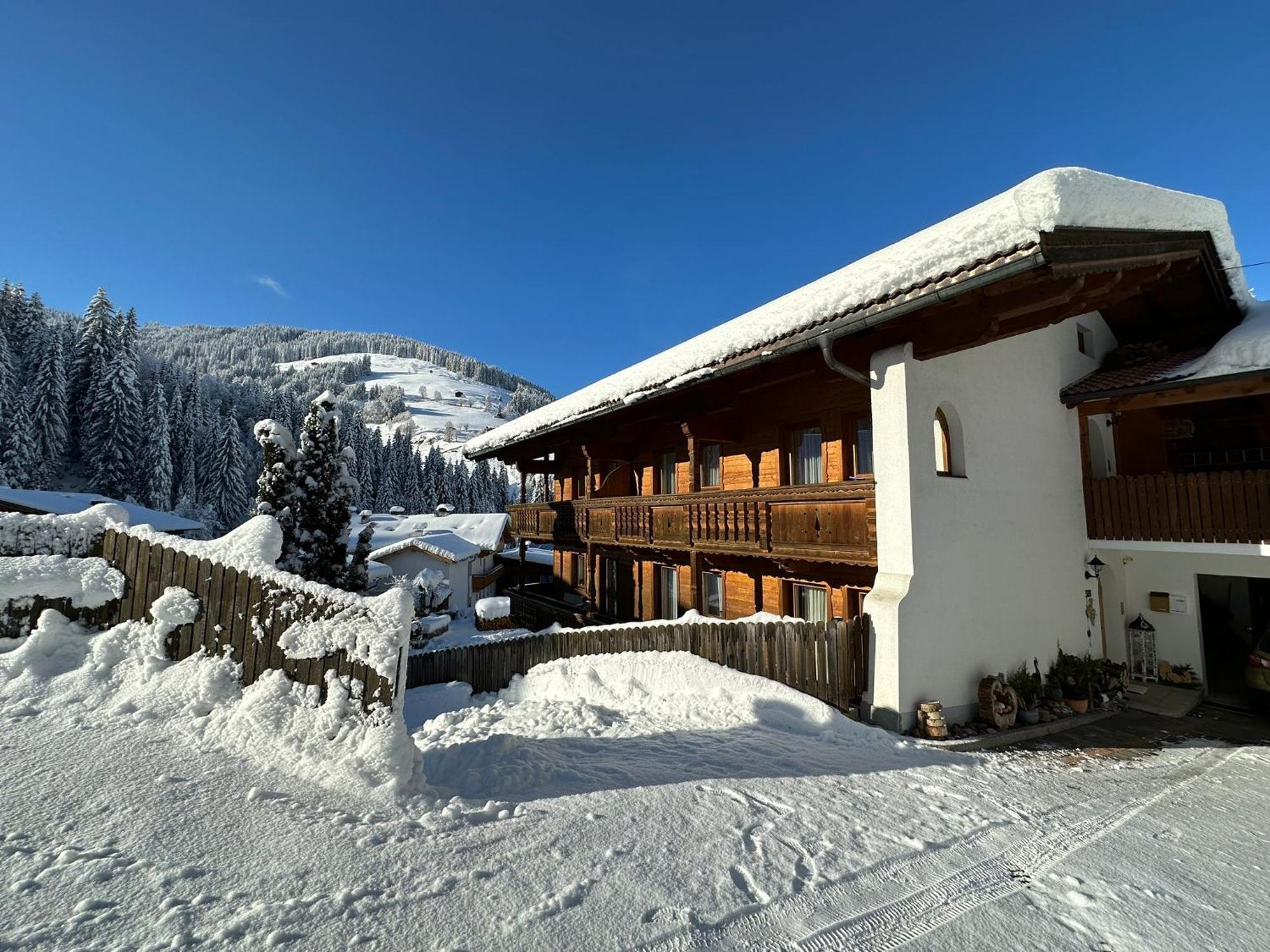 Haus Luxer Lägenhet Auffach Exteriör bild